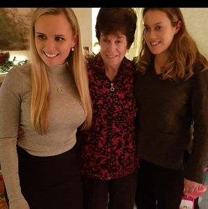 Meet your Posher, Carrie